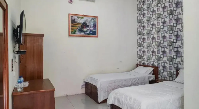 RedDoorz at Tanakatto Homestay Waikabubak, Забронировать Отель Вайкабубак 