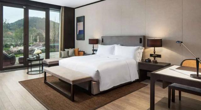 Номер Standard Hilton Ningbo Dongqian Lake