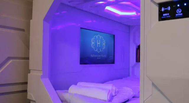 Кровать-капсула в общем номере Hafnarstræti Hostel