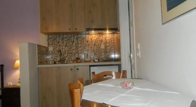 Студия Perakis Apartments