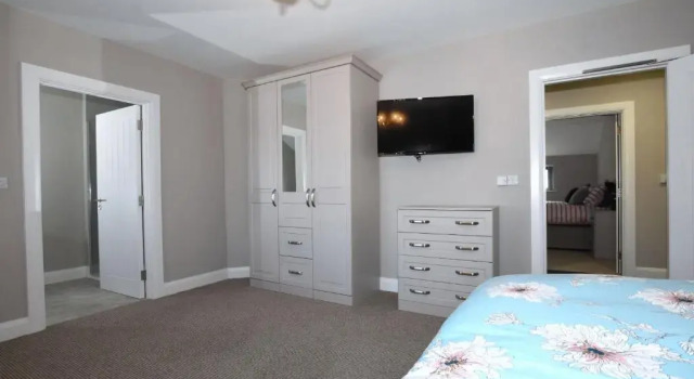 Номер Deluxe Homestead Hillsborough By Travel Lets Short Term Rental Agency Hillsborough Featuring Apartments, Deluxe Double Suites & Triple Ensuite Rooms