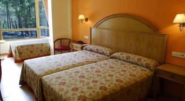 Трёхместный номер Hotel Abeiras
