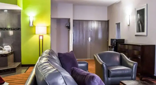 Номер Standard Quality Suites Fort Myers I-75