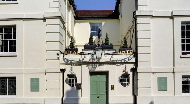 Номер Standard Winchester Royal Hotel