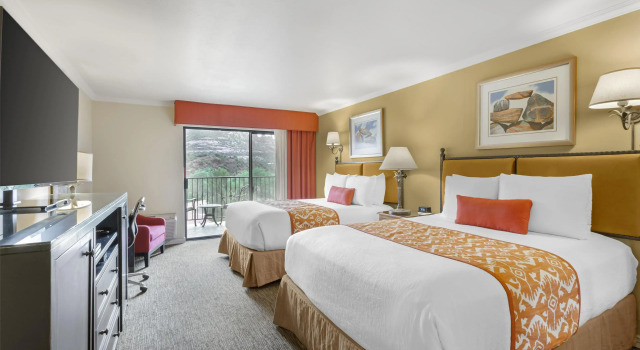Четырёхместный номер Standard Best Western Plus Arroyo Roble Hotel & Creekside Villas