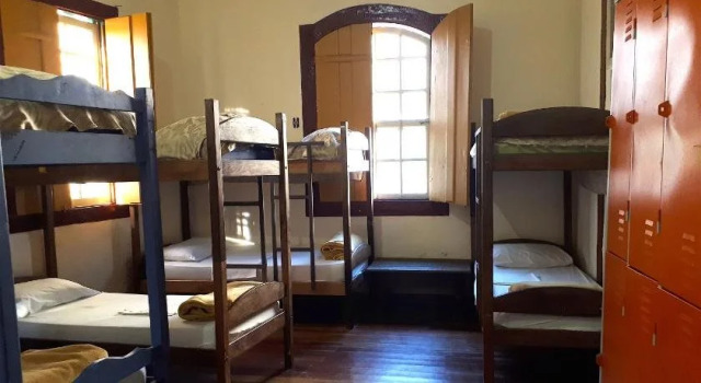 Brumas Ouro Preto Hostel e Pousada, Забронировать Хостел Недорогие отели Ору-Прету, рядом с Igreja Nossa Senhora do Rosario, недорого