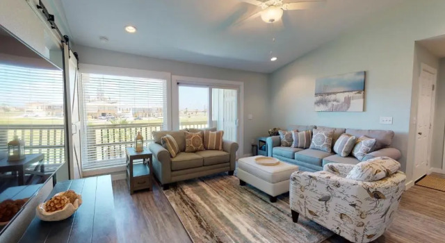 AH-F222 New 2nd Floor Condo, Close to PoolHot Tub, Near Marina & Ferry