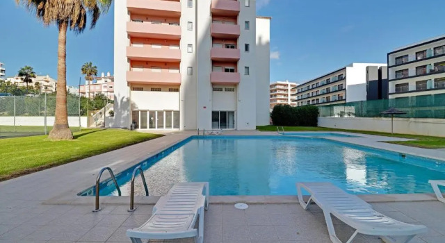 Апартаменты PRAIA DA ROCHA CENTRAL WITH POOL by HOMING