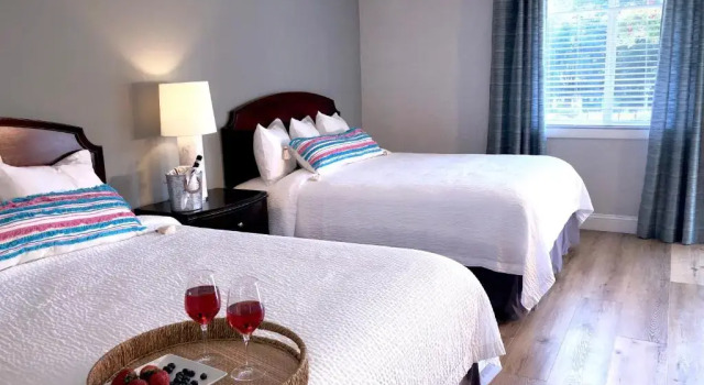 Номер Deluxe Hyannis Inn
