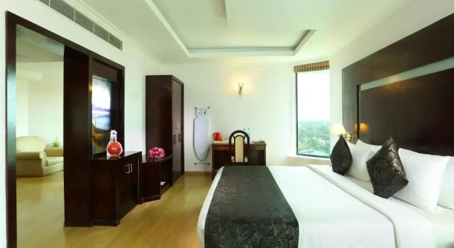 Люкс Executive Отель Коллама The Quilon Beach and Convention Center