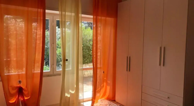 Коттедж Appartamento 150 mq in villa sul mare a Fertilia