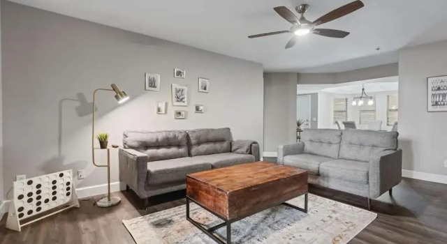 Beautiful Newly Remodeled 2-bdrm Biltmore Condo!, Забронировать Дом для отпуска Финикс 