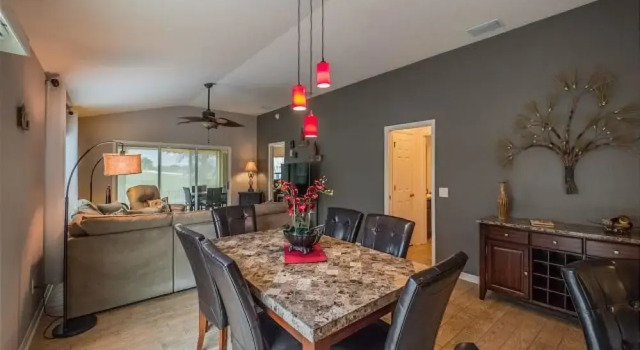 Vestridge Ave 3490 by White Pelican VR