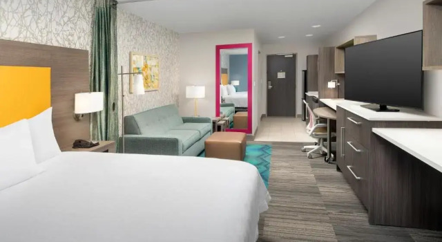 Студия люкс Home2 Suites By Hilton Phoenix Airport South