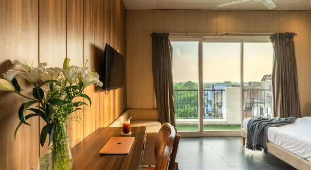 LetsBunk Poshtel & Suites