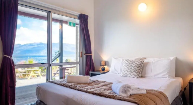 Семейный номер Standard с видом на озеро Hotel Lake Brunner