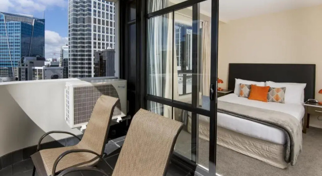 Апартаменты Quest on Queen Serviced Apartments