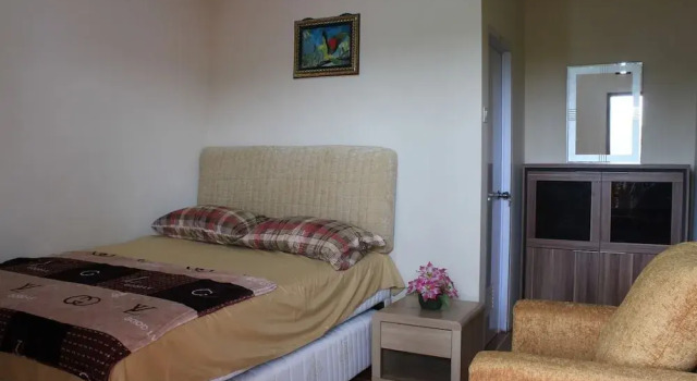 Camera doppia Standard con vista sulla piscina Marry Ind Gunung Kawi Guest House Malang