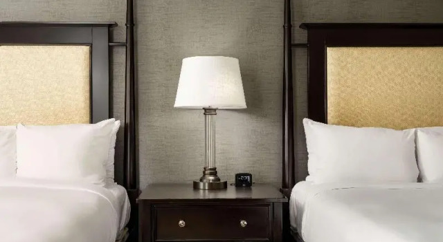 Шестиместный номер Standard The Inn at Penn, A Hilton Hotel
