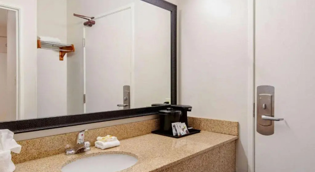 Двухместный номер Executive La Quinta by Wyndham Naples East