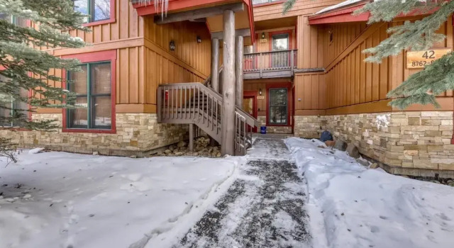 Charming Condo Nestled in the East Keystone Resort Neighborhood, Shuttle to Ski Slopes, Outdoor Pool and Hot Tub, 预订 度假村 基斯通 Roosevelt National Forest