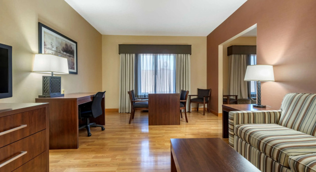 Двухместный люкс с 2 комнатами Best Western Plus Chelsea Hotel