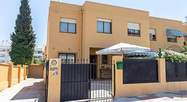 Апартаменты 797 Holiday Rentals - Adosado para 6 a 1 min de la playa Carihuela