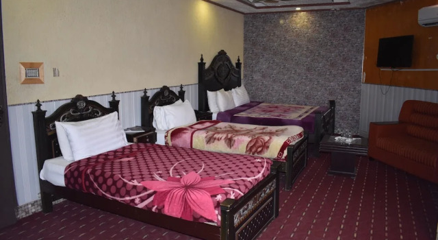 Четырёхместный номер Standard Manama Hotel
