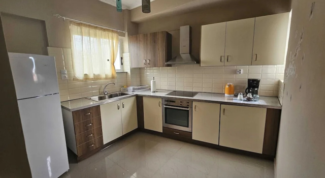 Апартаменты Deluxe Christa's Home near ATH Airport