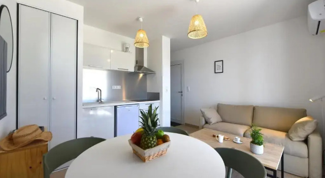 Residence Marina di Bravone - appartement 4 personnes Vue Mer RDC N28, Rezervasyon Daire Upper Corsica otoparklı oteller, Otopark
