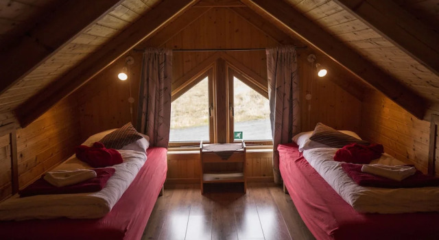 Коттедж с 3 комнатами Hestasport Cottages