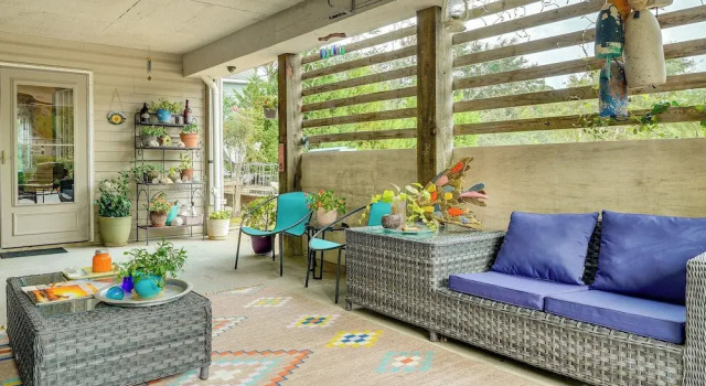 Nags Head Apt With Patio - 1/2 Mile Walk to Beach!