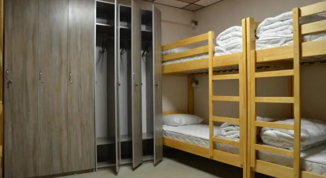 Кровать в общем номере (мужской номер) Hostel VShokoladi