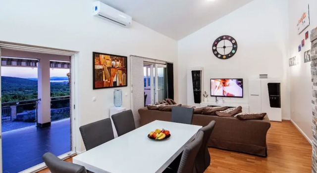 Charming Villa With Heatable Covered Swimming Pool Only 4 km Away From the sea, Забронировать Вилла Сукошан Задарская жупания