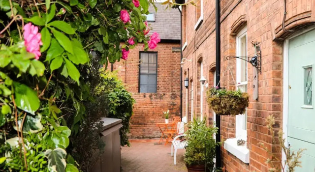 Brickworks Cottage, Забронировать Дом для отпуска Виллы Честера, рядом с Римские сады в Честере, Вилла