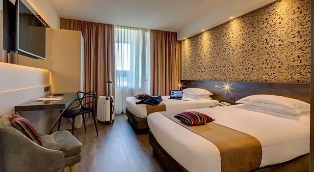 Четырёхместный семейный номер Standard Best Western Plus Hotel Farnese