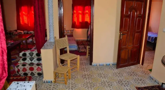 Gîte d'étape Imsker, Забронировать Отель Отели Марракеш-Тенсифт-Эль-Хауз с парковкой, Парковка