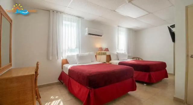 Четырёхместный номер Standard Sandy Beach Hotel