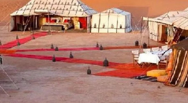 Bivouac Iguana Sahara, Rezervovat Hotel Hotely v Meknes-Tafilalet s parkováním, Parkování