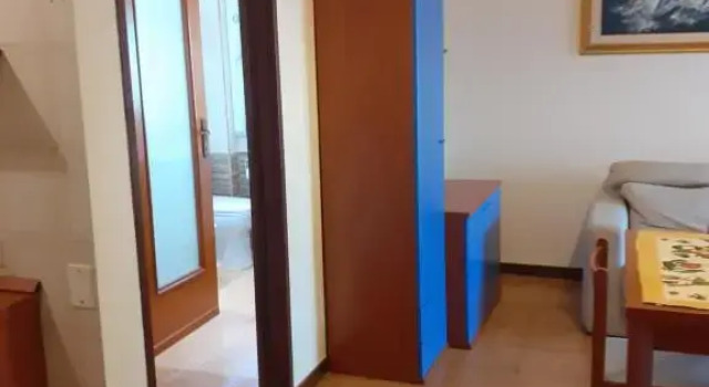 Apartment Elena, centrale, 3km dal mare, Забронировать Апартаменты/квартира Отели Ористано с парковкой, Парковка