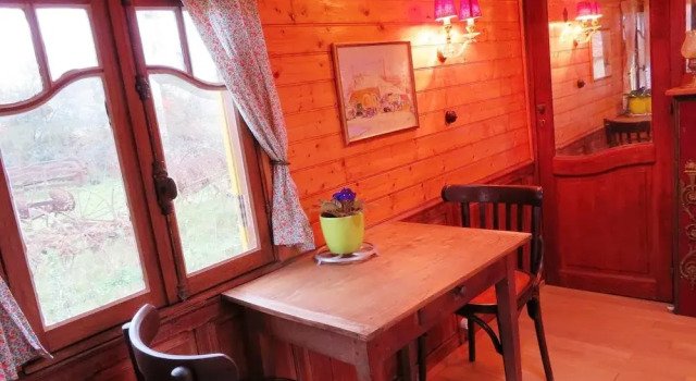 Manoir du Bois Joly, Đặt Khách sạn Khách sạn ở Arcisses có hồ bơi, Hồ bơi