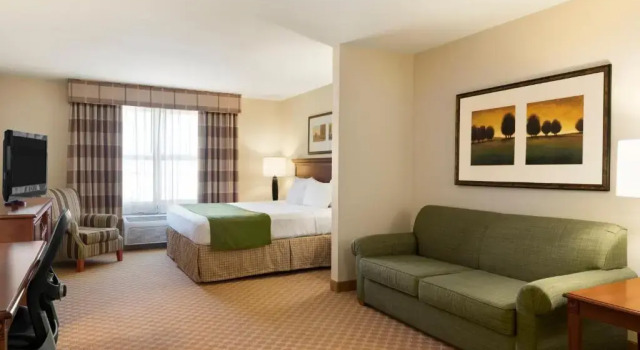 Двухместный люкс Country Inn & Suites by Radisson, Peoria North, IL