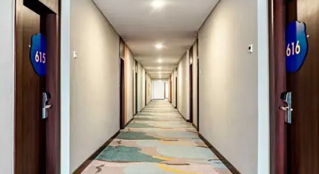Yello Hotel Samarinda, Rezervovat Hotel Hotely v Kalimantan s parkováním, Parkování
