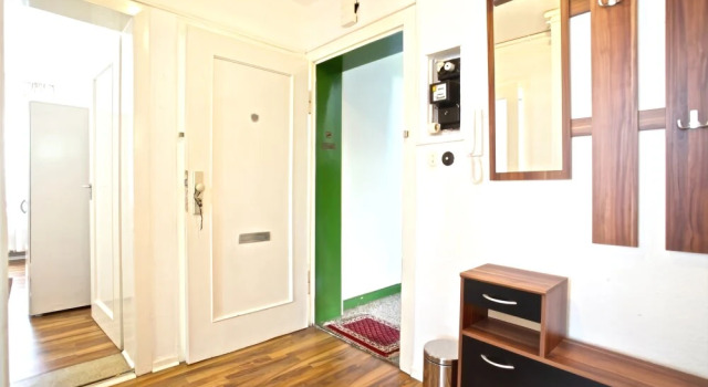 Private Apartment Hirschberger Weg (4561), Забронировать Апартаменты/квартира Апартаменты Ганновера, рядом с Buddhist Monastery of Perfect Enlightenment, Апартаменты/квартира