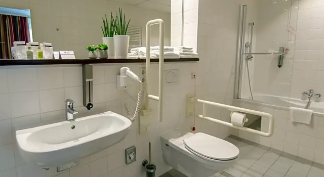 Четырёхместный номер Comfort PLAZA INN Graz City
