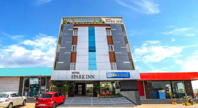 FabHotel Spark Inn, Rezerwuj Hotel Hotele w Andhra Pradesh z parkingiem, Parking