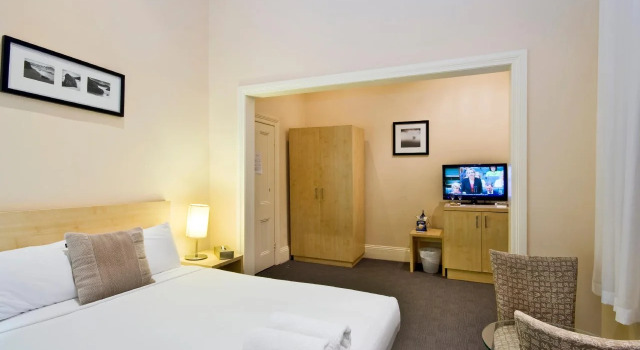 Grand Pacific Hotel and Apartments, Book Apartment Lorne 