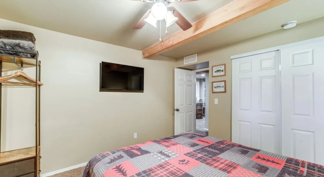 Hot Tub, Game Room: Dog-friendly Pine Cabin!, Book Hotel Hoteller i Pine med parkering, Parkering