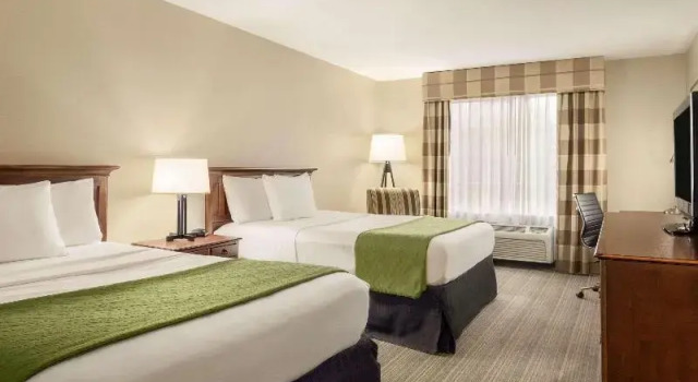 Шестиместный номер Standard Country Inn & Suites by Radisson, Lima