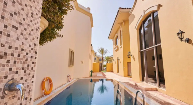 Rose Dream - 5 Bedrooms Palm Villa on the beach with private pool, Забронировать Вилла Виллы Дубая, Вилла